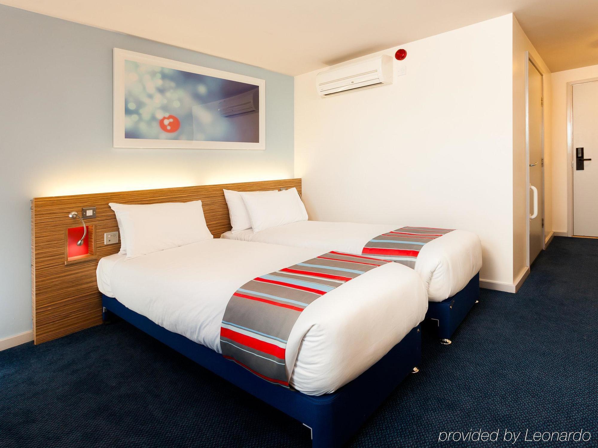 Travelodge Cameron Toll Hotel Edinburgh Exterior photo